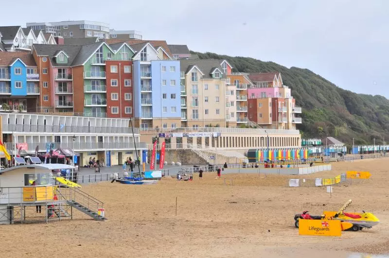 Boscombe (c) Alesia Belaya